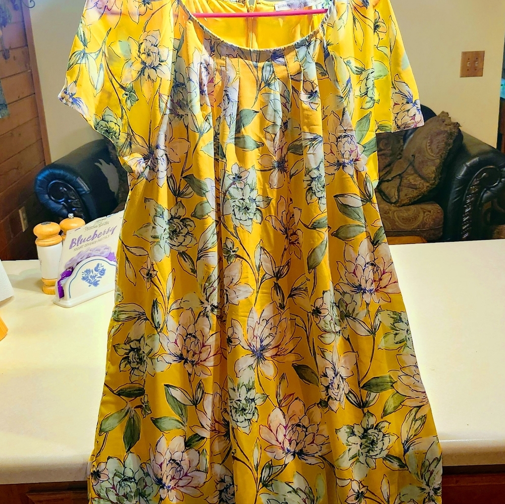 3/15.00 Floral Yellow Dress